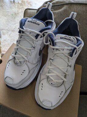 Nike Air Monarch IV White Navy) Good Condition size 11 White & Blue